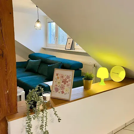 Geraeumige Fuer Familien Und Gruppen, Mitten In Zirndorf, Fuer 8 Personen Appartement *